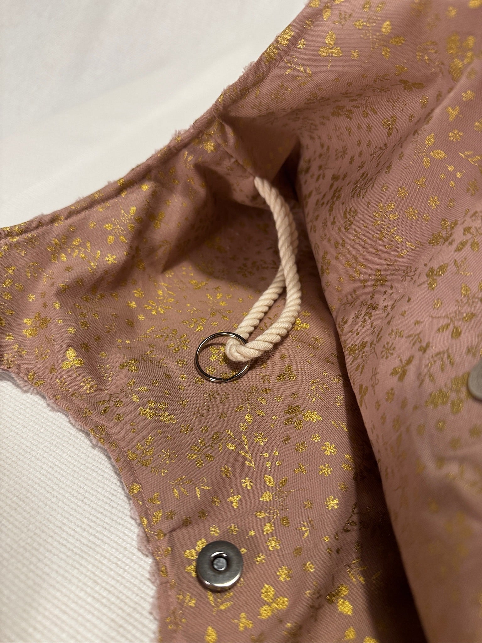 Breitcord-Umhängetasche Altrosa