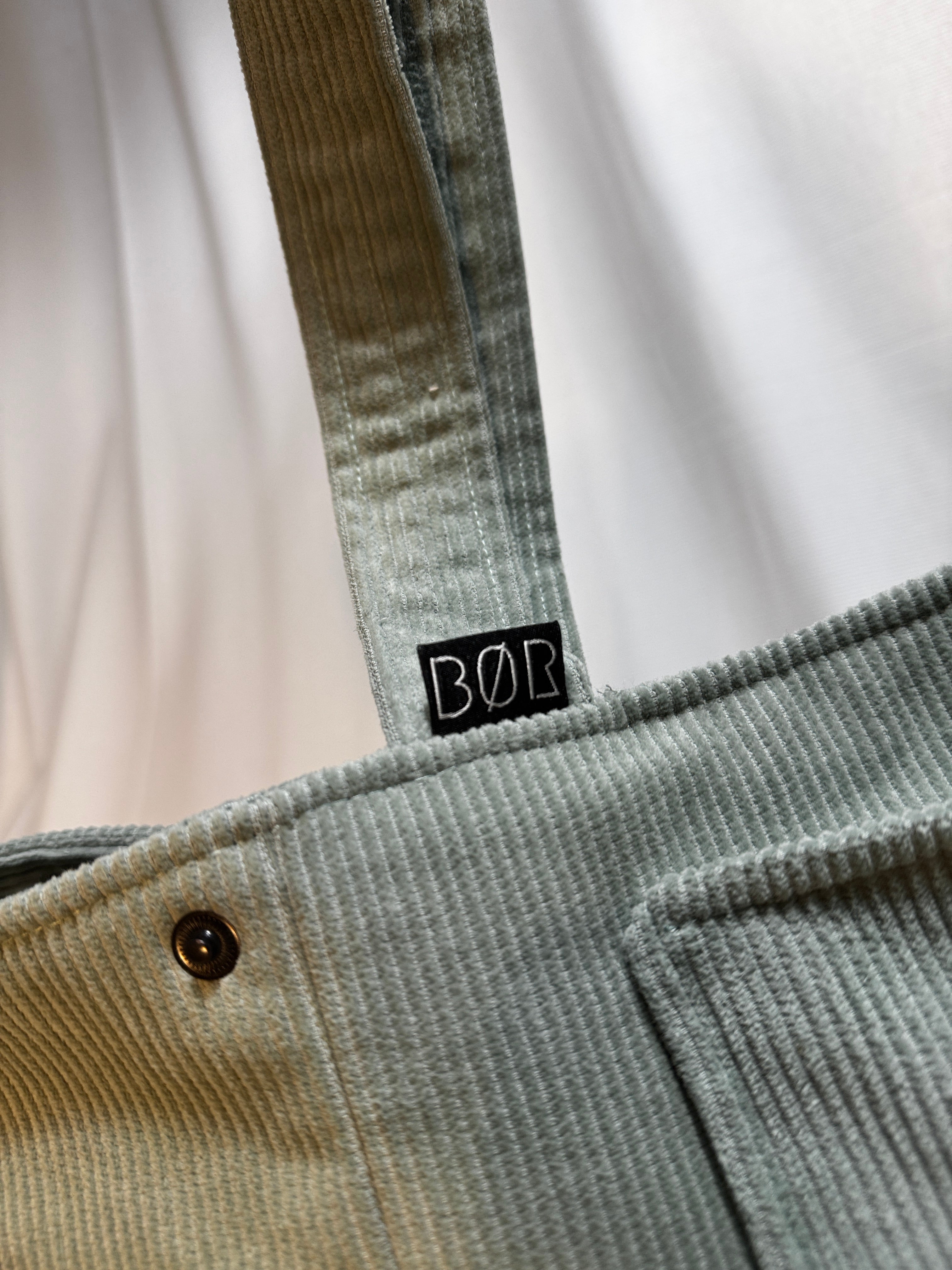 Cord Shopper Hellaqua – Handgefertigte Alltagstasche aus robustem Cord