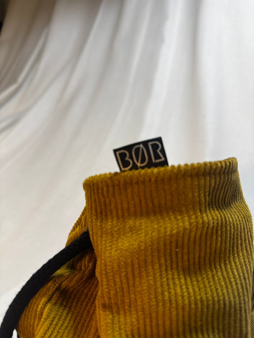 Projekttasche / Project Bag aus Cord – Curry & Schwarz - Größe S