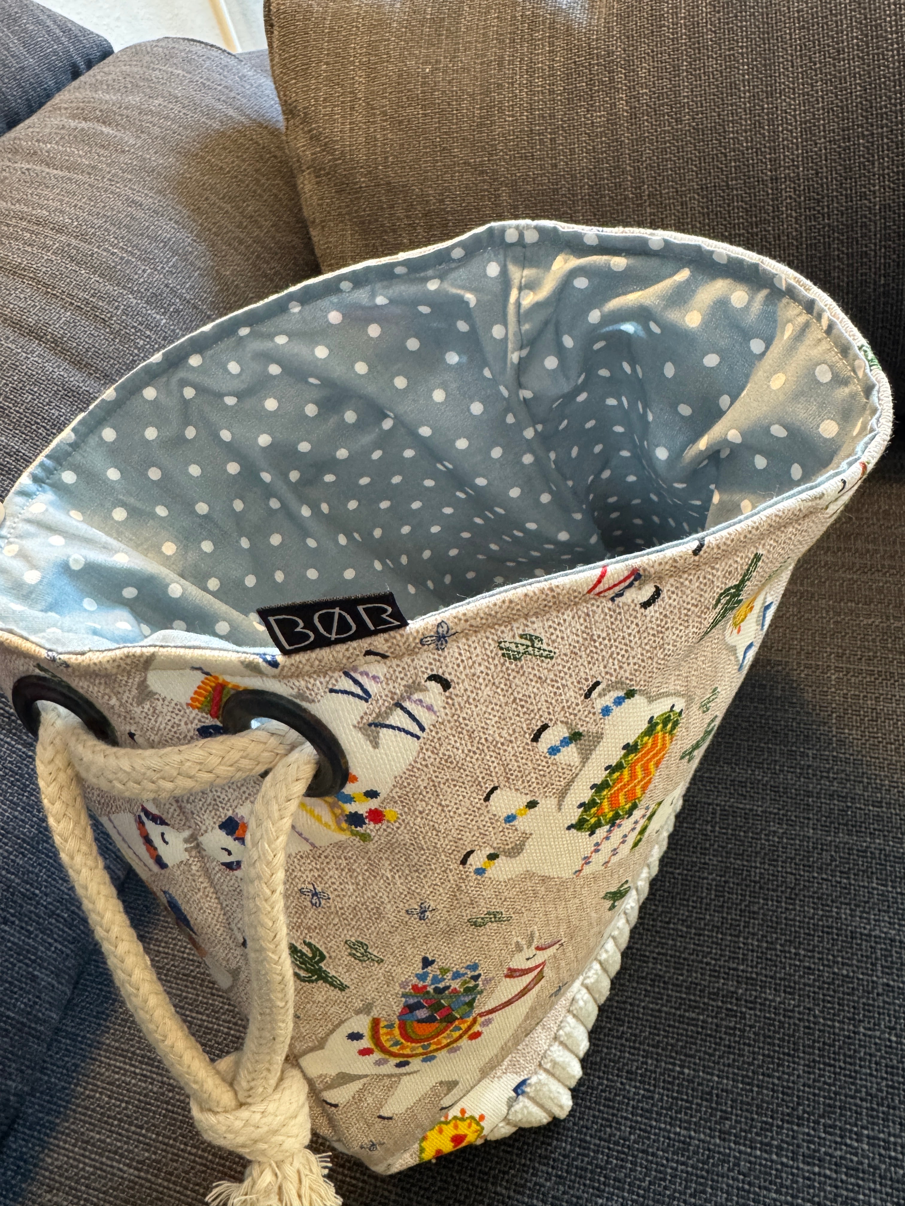 BØR Projekttasche mit Kordelzug – Lama Design in Beige - Größe M