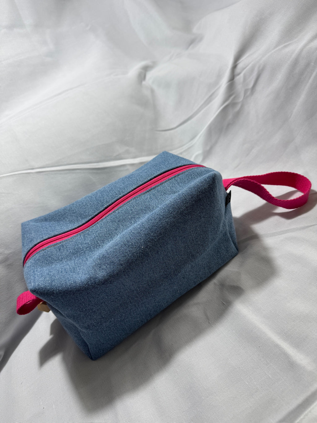 BØR Projekttasche mit Reißverschluss - Denim Look mit Neonpink
